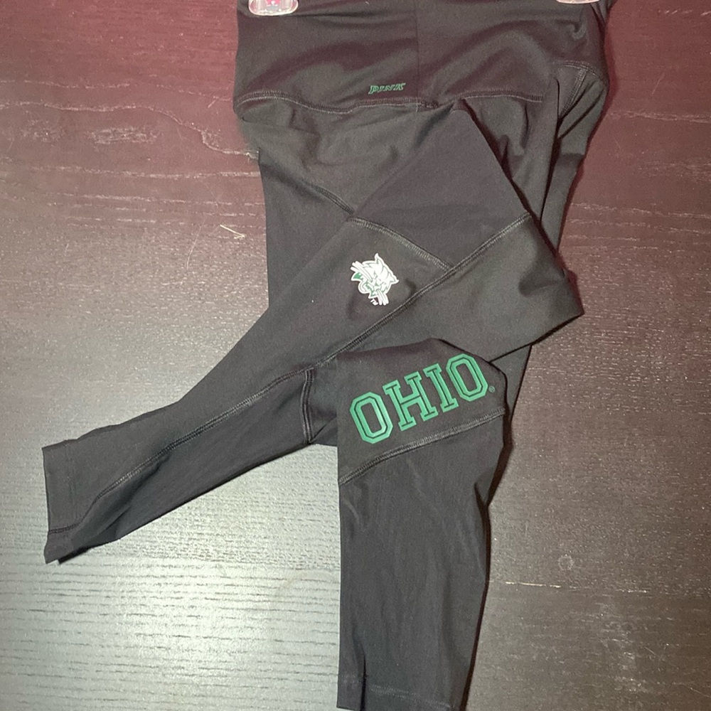 NWT S VS PINK Ultimate 5th and Ocean Ohio University Bobcats yoga pants